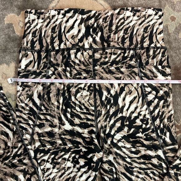 NWT Animal Print Jones New York Active Leggings - Picture 11 of 12